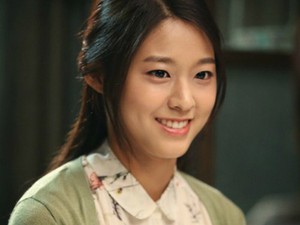 Cantiknya Seolhyun AOA Jadi Adik Lee Min Ho di Gangnam 1970