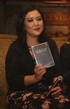 Kisah Risa Saraswati Ajak Teman Hantunya Pulang Kampung ke 