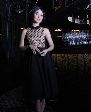 Cerita Andien yang Buat Heboh Saat Pakai Tas Pasar di New York Fashion Week