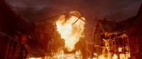 Di seri terakhir dari trilogi 'The Hobbit' ini, sutradara Peter Jackson akan menyuguhkan tiga hal penting seperti, serangan Naga Smaug ke Laketown, perjuangan psikologis Thorin melawan nafsu gilanya pada emas, dan pertempuran besar lima pasukan. (Dok Warner Bros)