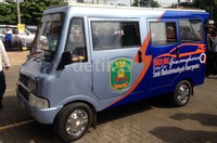 Peluncuran dua mobil tenaga surya, Giwangkara dan Microbus Suryawangsa 2 dilakukan di SMK Muhammadiyah di Jakarta, Jumat (19/12/2014).