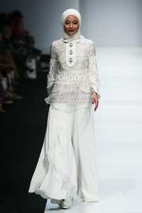 Ayu Dyah Andari Witchery of Mandalika. Jakarta Fashion Week 2015 at Senayan City. Jakarta. [Foto: Mohammad Abduh/Wolipop]