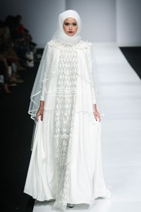 Ayu Dyah Andari Witchery of Mandalika. Jakarta Fashion Week 2015 at Senayan City. Jakarta. [Foto: Mohammad Abduh/Wolipop]