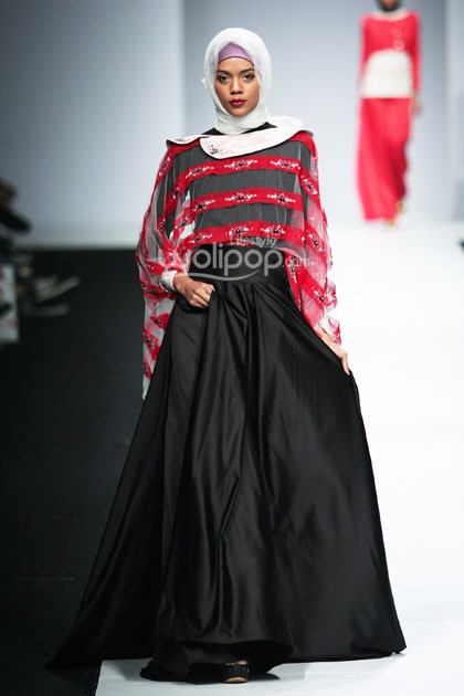 Ayu Dyah Andari Witchery of Mandalika. Jakarta Fashion Week 2015 at Senayan City. Jakarta. [Foto: Mohammad Abduh/Wolipop]