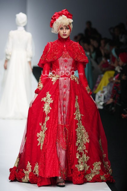 Ayu Dyah Andari Witchery of Mandalika. Jakarta Fashion Week 2015 at Senayan City. Jakarta. [Foto: Mohammad Abduh/Wolipop]