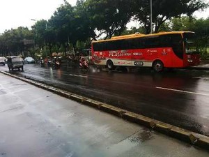 Weekend, Ini Penampakan Pemotor yang Nyolong Melintas di Jl Medan Merdeka Barat