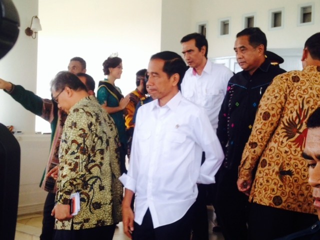 Senangnya Gubernur NTT Dapat 4 Hadiah Ini Dari Jokowi