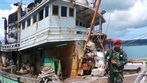 Akan Ditenggelamkan, 2 Kapal Ilegal Sudah Berada di Tengah Laut Teluk Ambon