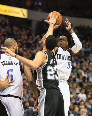 Rondo Debut, Mavs Beri Spurs Kekalahan Beruntun Keempat