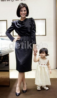 10 Hot Mom Artis Indonesia