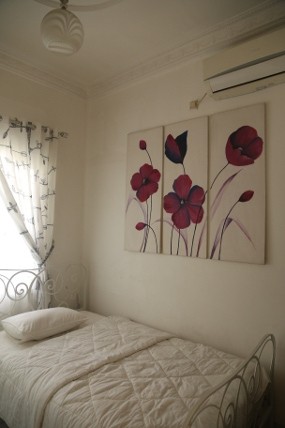 Di Rumah Gracia Indri, Furniture pun Hitam-Putih