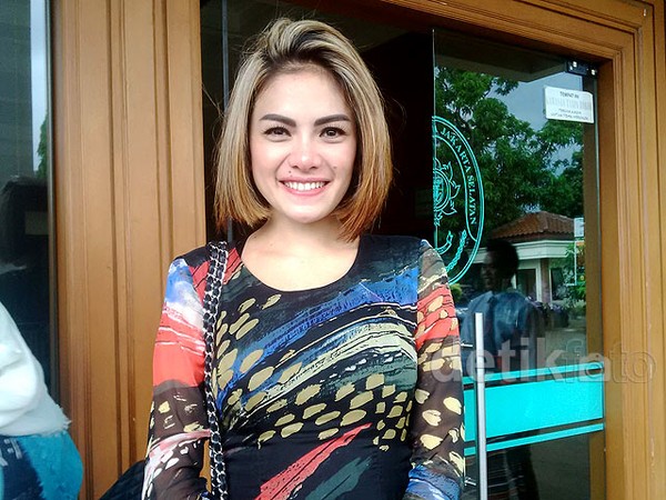 Nikita Mirzani Tampil Lebih Tertutup di Persidangan