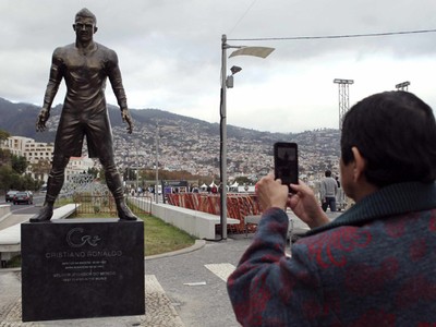 Patung Ronaldo Diresmikan di Madeira