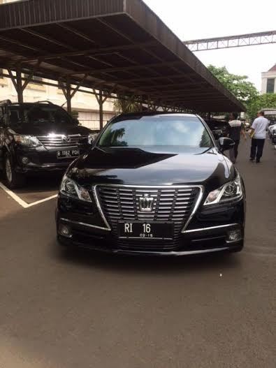 Mobil Dinas Rusak, Menko Sofyan Dipinjami yang Lebih Keren