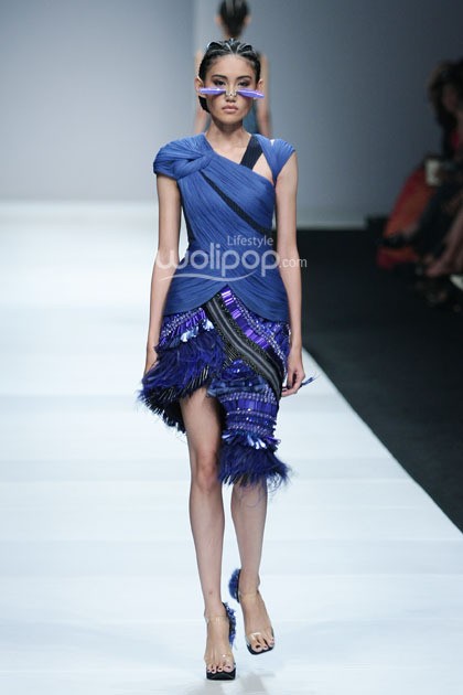 Priyo Oktaviano Dewi Fashion Knight. Journey to the World at Jakarta Fashion Week 2015. Senayan City. Jakarta. [Foto: Mohammad Abduh/Wolipop]