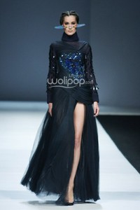 Priyo Oktaviano Dewi Fashion Knight. Journey to the World at Jakarta Fashion Week 2015. Senayan City. Jakarta. [Foto: Mohammad Abduh/Wolipop]