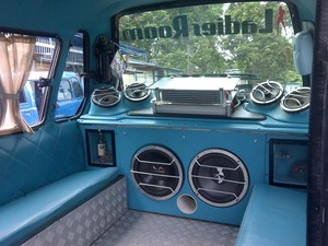 Lengkap dengan Sound System dan Gorden, Begini Gaya Angkot Sexy di Bogor