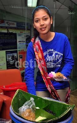 Eko Patrio Akan Bikin Teh Ninih Penjual Getuk Jadi Penyanyi Dangdut Beken
