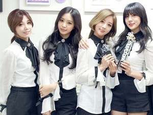 Ogah Go Public, Member A Pink Pilih Pacaran Diam-diam