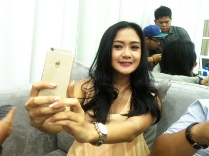 Ciee... Usai Shading Alis Cita Citata Langsung Selfie untuk Ivan
