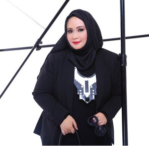 Hannie Hananto dan Pengalaman Diminta Inneke Koesherawati Desain Baju