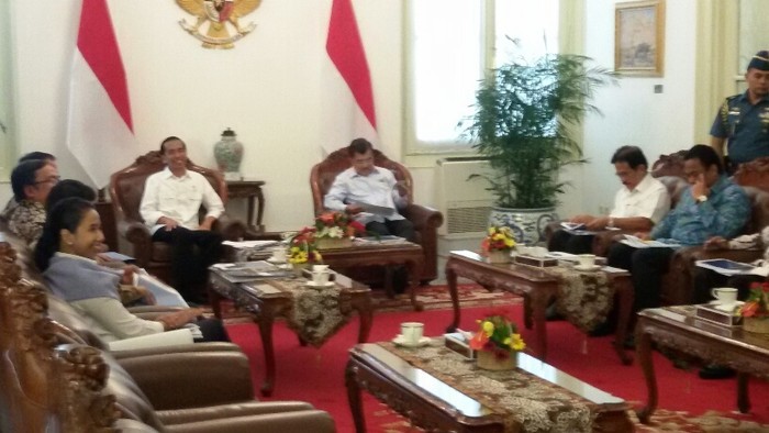 Bahas Rupiah, Jokowi Rapat dengan Menteri Sampai Gubernur BI