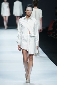 Vinora Dewi Fashion Knight. Journey to the World at Jakarta Fashion Week 2015. Senayan City. Jakarta. [Foto: Mohammad Abduh/Wolipop]