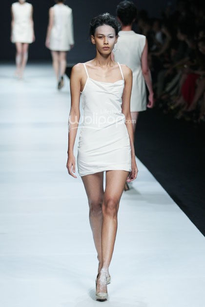 Vinora Dewi Fashion Knight. Journey to the World at Jakarta Fashion Week 2015. Senayan City. Jakarta. [Foto: Mohammad Abduh/Wolipop]