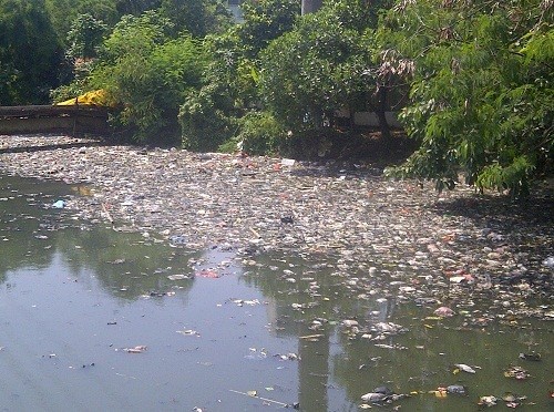Kali Sekretaris Riwayatmu Kini, Dulu Seksi Sekarang Bau dan Penuh Sampah Kali Sekretaris Riwayatmu Kini, Dulu Seksi Sekarang Bau dan Penuh Sampah