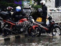 4 Cara Bongkar Mesin Motor yang Terendam Banjir