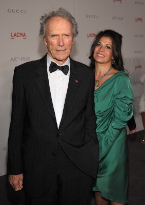 Sutradara Clint Eastwood Resmi Cerai