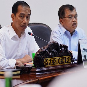 Jokowi Kumpulkan Menteri Ekonomi Bahas APBN-Perubahan 2015