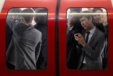 Duh Pegalnya Berdiri Berdesakan Berjam-jam Akibat Macet