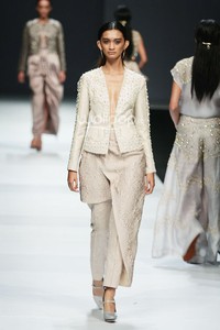 Sapto Djojokartiko Dewi Fashion Knight. Journey to the World at Jakarta Fashion Week 2015. Senayan City. Jakarta. [Foto: Mohammad Abduh/Wolipop]