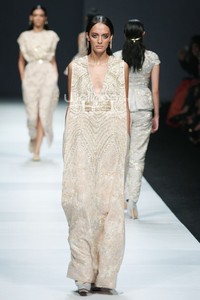 Sapto Djojokartiko Dewi Fashion Knight. Journey to the World at Jakarta Fashion Week 2015. Senayan City. Jakarta. [Foto: Mohammad Abduh/Wolipop]