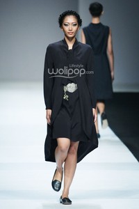 Kraton by Auguste Soesastro Dewi Fashion Knight. Journey to the World at Jakarta Fashion Week 2015. Senayan City. Jakarta. [Foto: Mohammad Abduh/Wolipop]