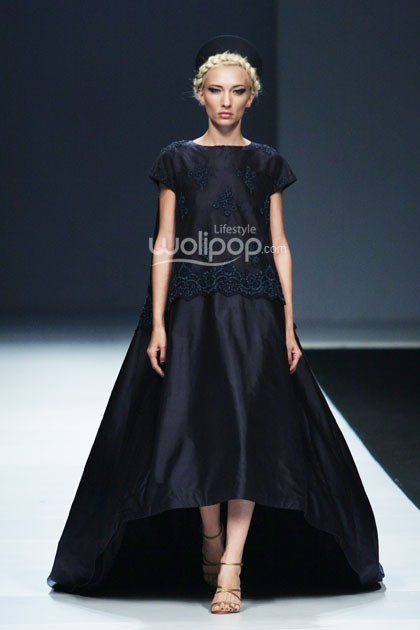 Kraton by Auguste Soesastro Dewi Fashion Knight. Journey to the World at Jakarta Fashion Week 2015. Senayan City. Jakarta. [Foto: Mohammad Abduh/Wolipop]