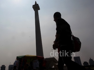Libur Natal, Monas Ramai Pengunjung