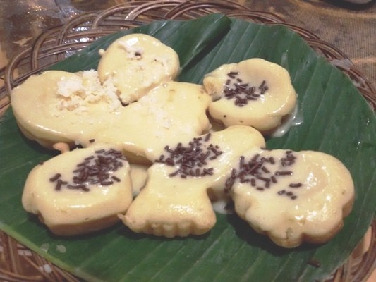 Yuk, Bikin Sendiri Kue Cubit Cokelat Keju yang Manis Lembut!
