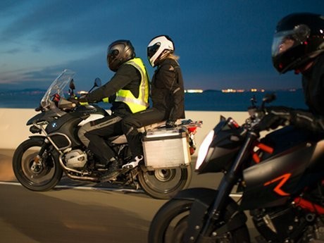 Pemotor, Ini Ada Rompi dan Jaket Pakai Airbag