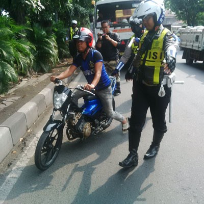  Polisi  Terus Razia Motor  Berknalpot Brong