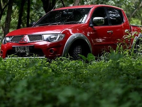 Mitsubishi Strada Triton Jelajah Jalur Pesisir Barat Sumatera
