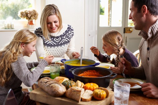 Dingin-dingin Paling Cocok Makan Ubi dan Daging Kambing