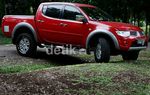 Mitsubishi Strada Triton Taklukkan Lintas Pesisir Barat Sumatera