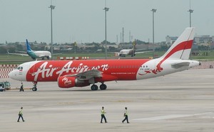Pesawat AirAsia QZ8501 Hilang Kontak, Istri Pilot Shock