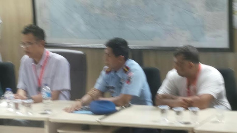 Bos AirAsia Tony Fernandes Hadir di Bandara Juanda Bos AirAsia Tony Fernandes Hadir di Bandara Juanda