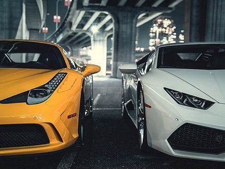 Ferrari 458 Speciale Versus Lamborghini Huracan