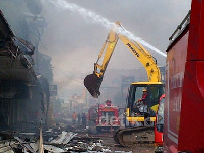 Pasar Klewer Masih Membara