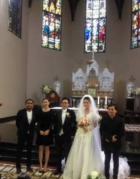 Ehm... Glenn Fredly Gandeng Aura Kasih di Pemberkatan Gracia-David NOAH