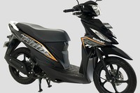 Address Titan Black. Suzuki juga melengkapi skuter matic baru Suzuki paling laris saat ini yaitu Suzuki Address dengan menampilkan varian warna Titan Black. Warna terbaru ini dijual seharga Rp. 13.890.000. Pool/dok Suzuki.